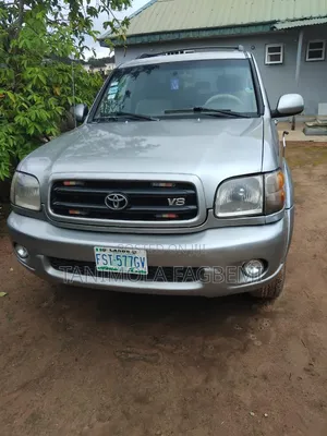 Toyota Sequoia 2004 Silver
