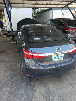 Toyota Corolla L 4dr Sedan (1.8L 4cyl 4A) 2014 Blue