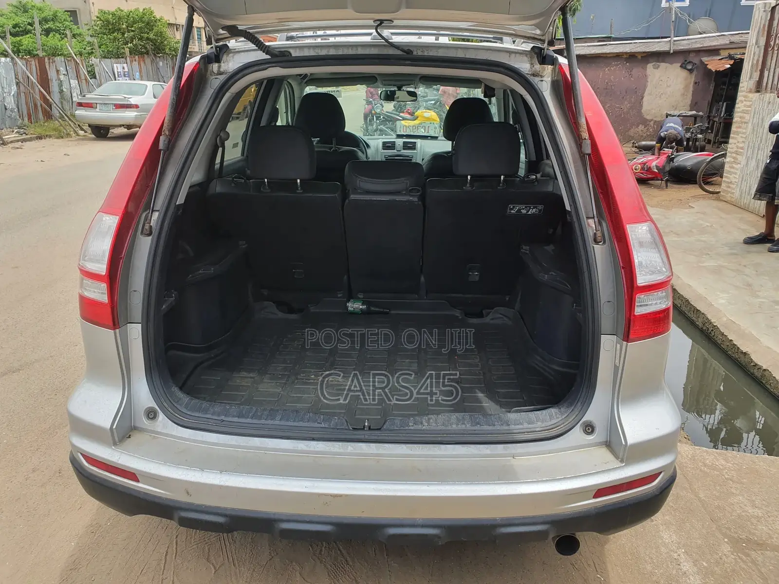 Honda CR-V 2011 Silver