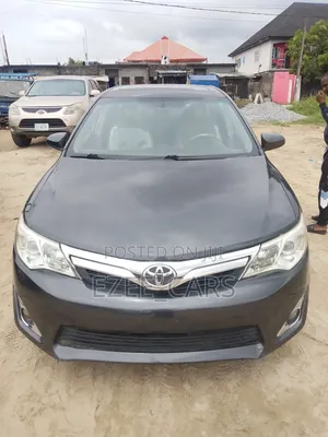 Toyota Camry XLE 4dr Sedan (2.5L 4cyl 6A) 2013 Gray
