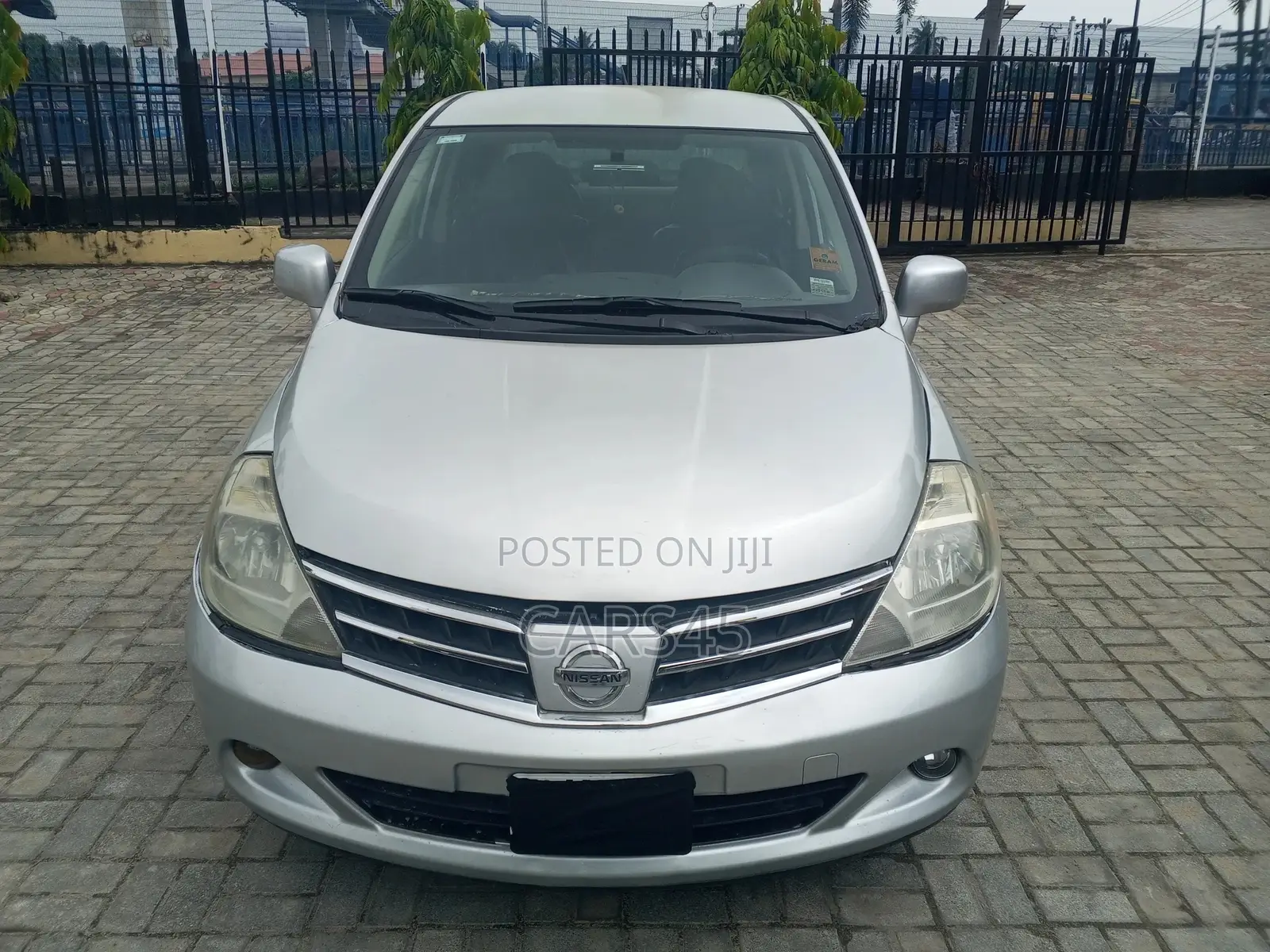 Nissan Versa 2008 Silver