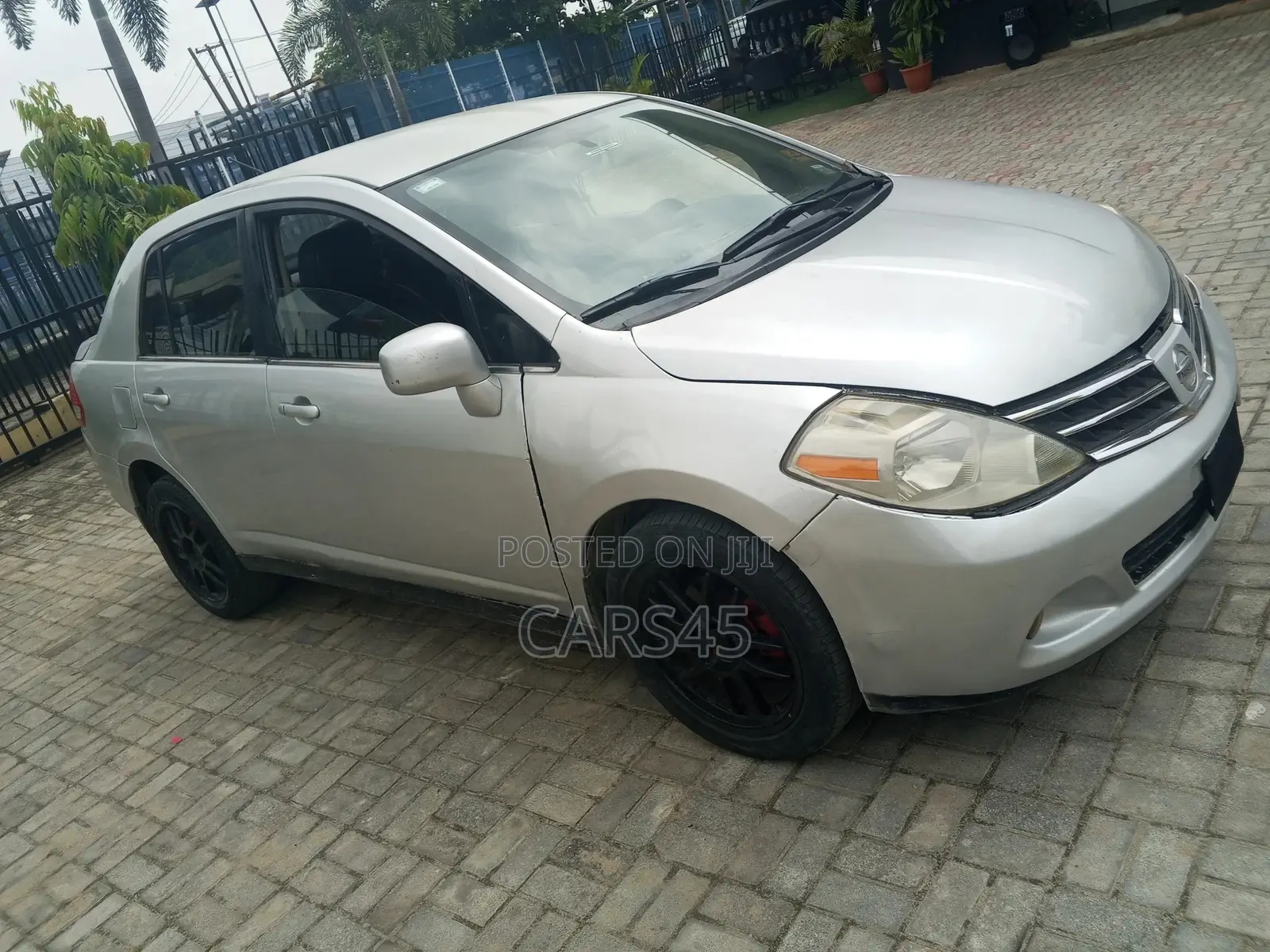 Nissan Versa 2008 Silver
