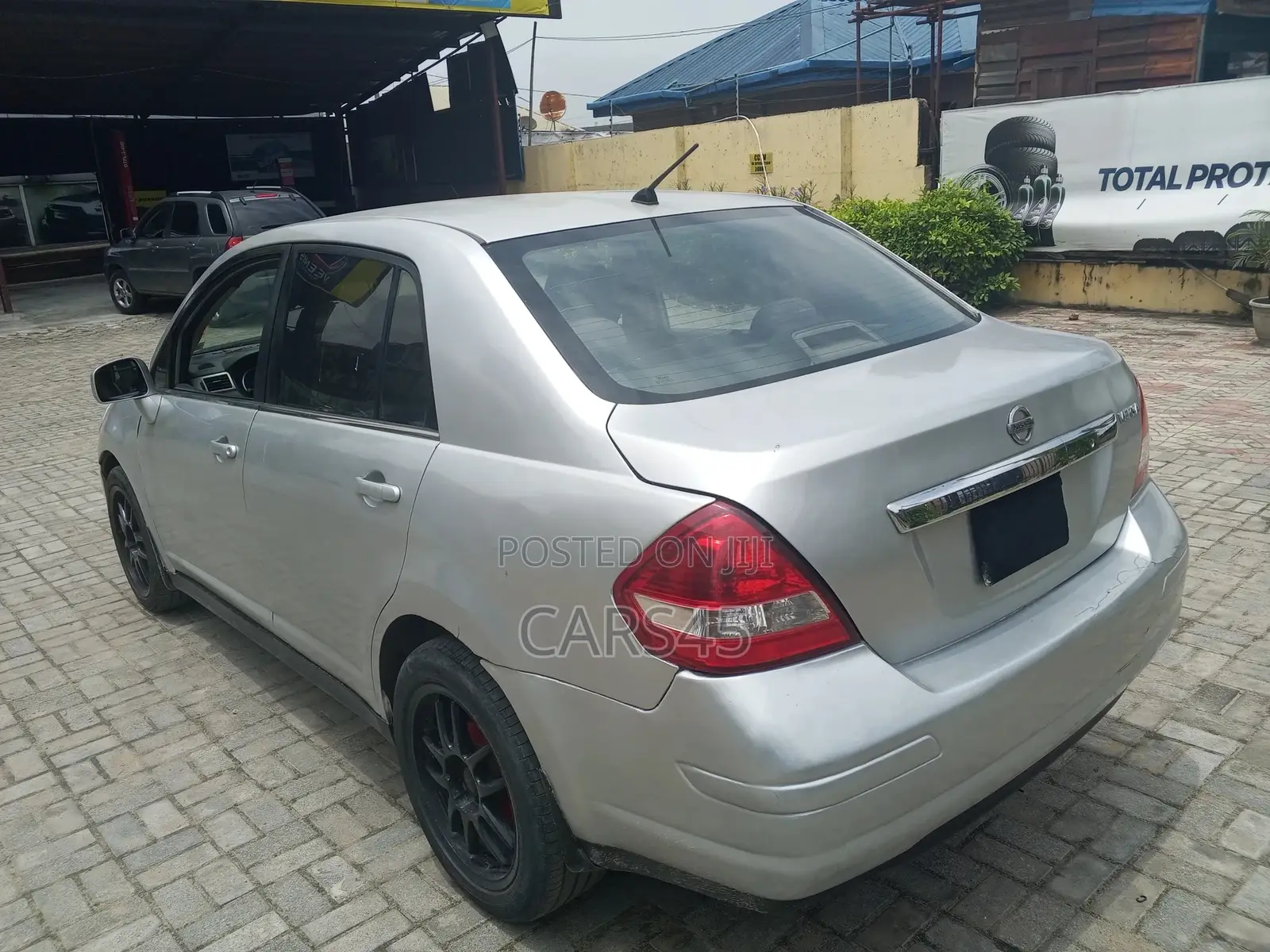 Nissan Versa 2008 Silver