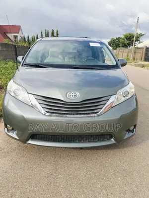Toyota Sienna XLE 7 Passenger Mobility 2012 Gray