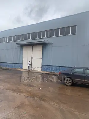 1800sqm Internal Space Warehouse to Let Located at New Haven Extension