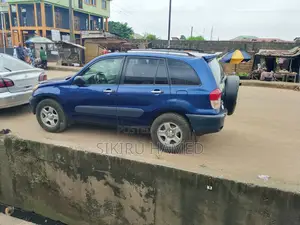 Toyota RAV4 2004 Blue
