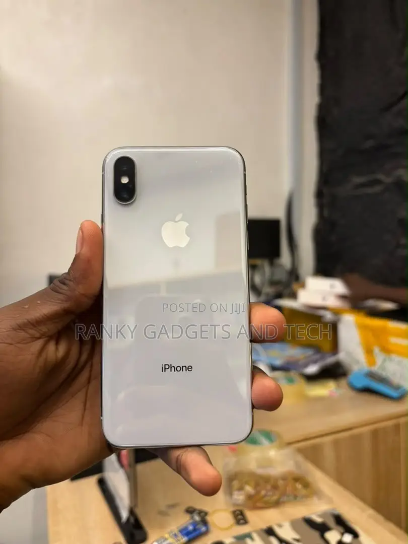 Apple iPhone X 64 GB White