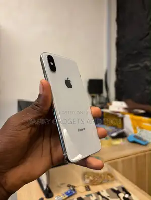 Apple iPhone X 64 GB White