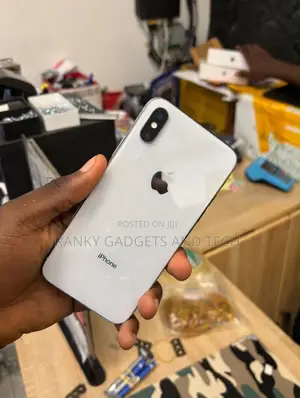 Apple iPhone X 64 GB White