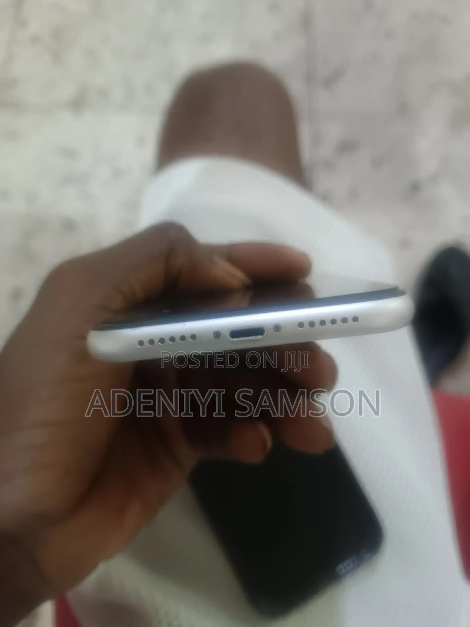 Apple iPhone XR 64 GB White