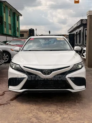 Toyota Camry SE Nightshade 2022 White