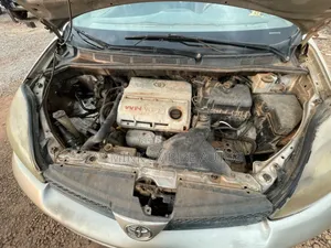 Toyota Sienna 2005 Silver