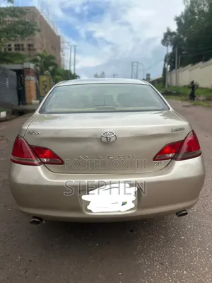 Toyota Avalon 2005 Gold