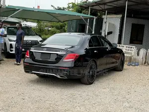 Mercedes-Benz E300 2017 Black