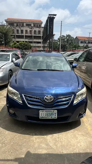 Toyota Camry 2011 Blue