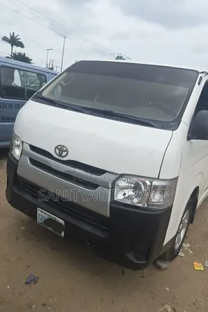 Toyota HiAce 2012 White