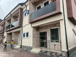 2bdrm Duplex in New Road, Ushafa for rent
