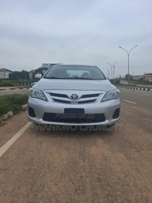Toyota Corolla LE 4dr Sedan (1.8L 4cyl 4A) 2011 Silver
