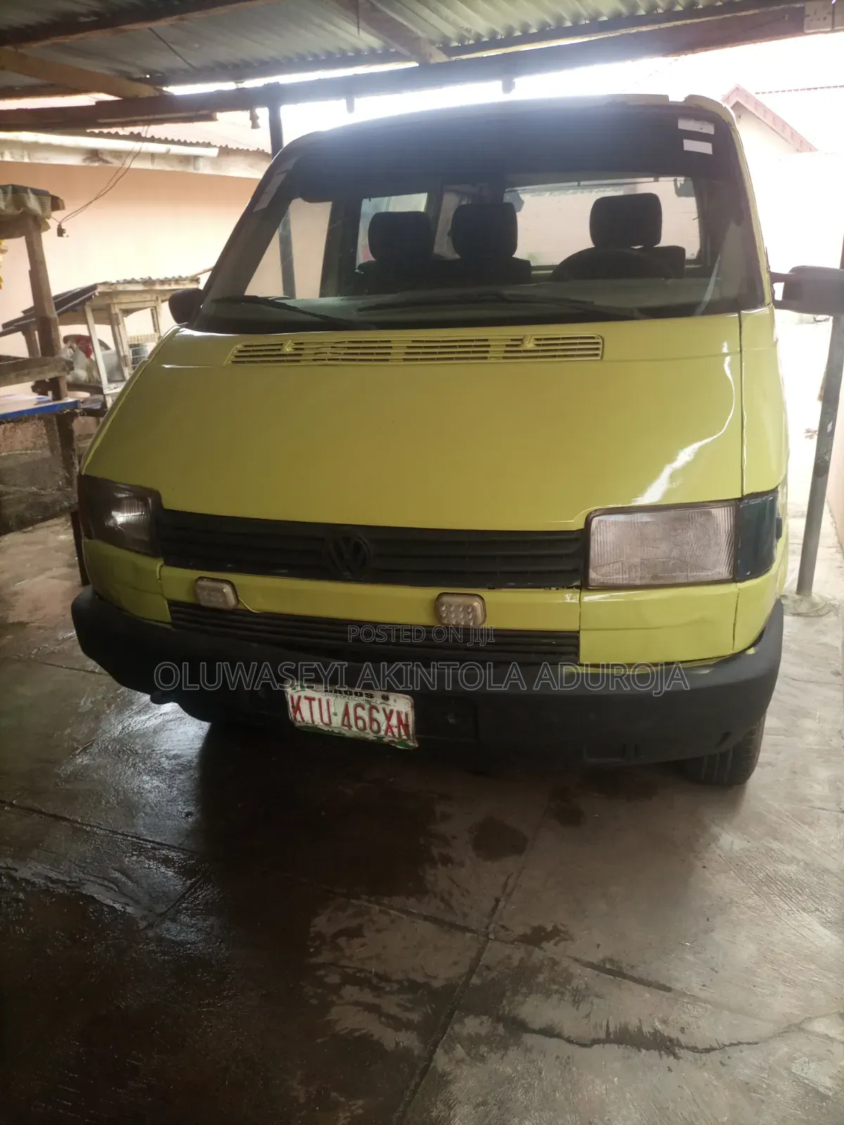 Volkswagen Transporter 2000 Yellow