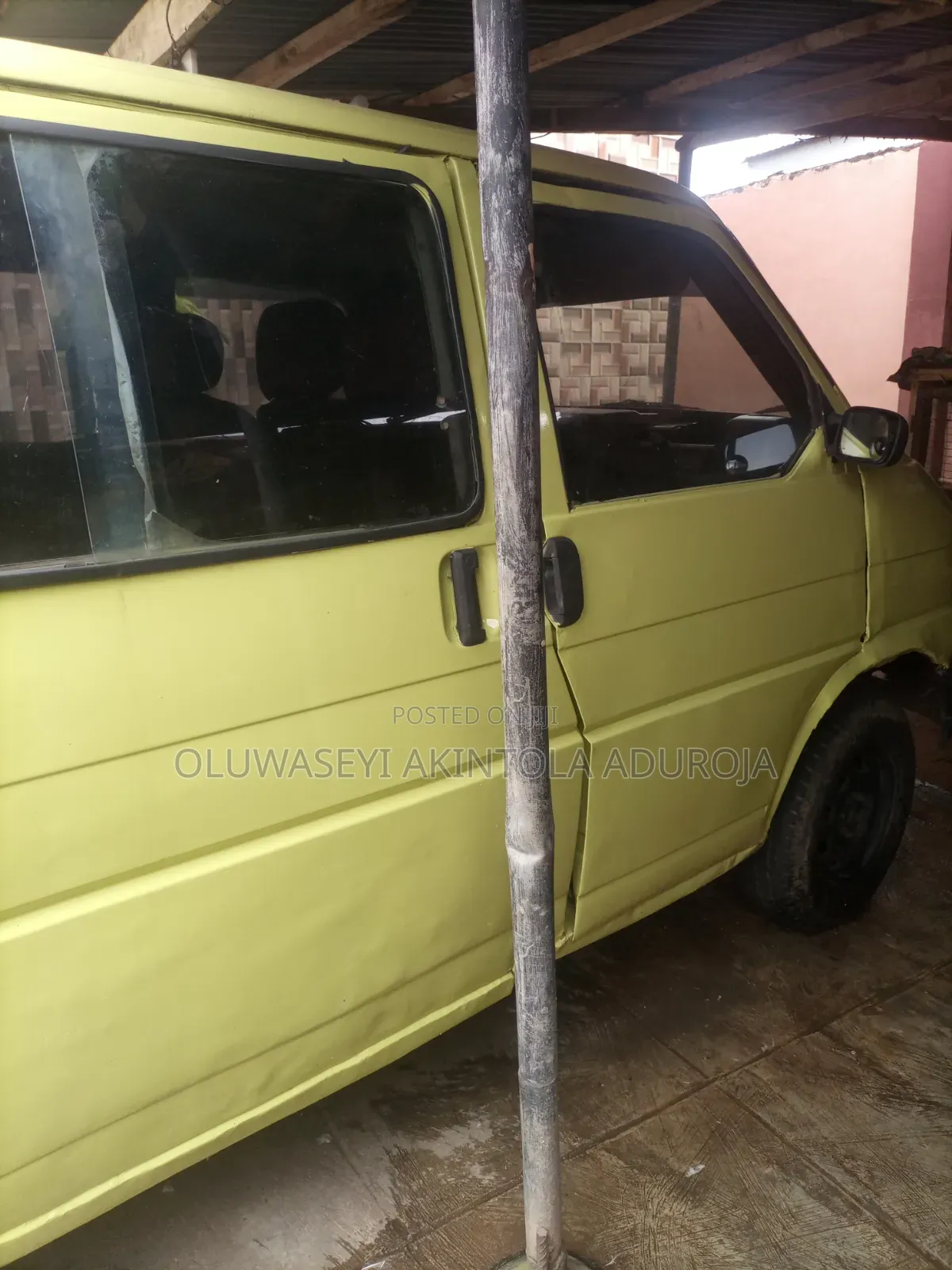Volkswagen Transporter 2000 Yellow