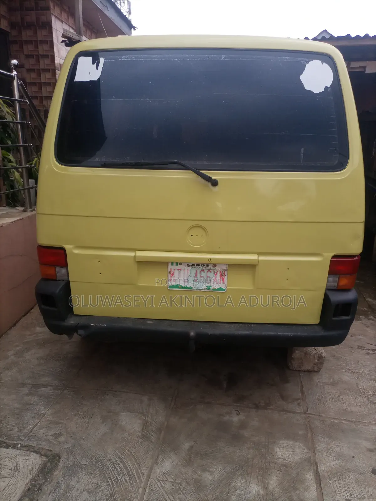 Volkswagen Transporter 2000 Yellow
