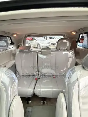 Toyota Sienna 2013 White