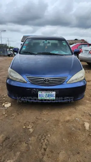 Toyota Camry XLE 2025 Blue