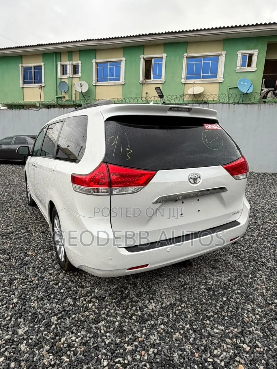 Toyota Sienna 2013 White