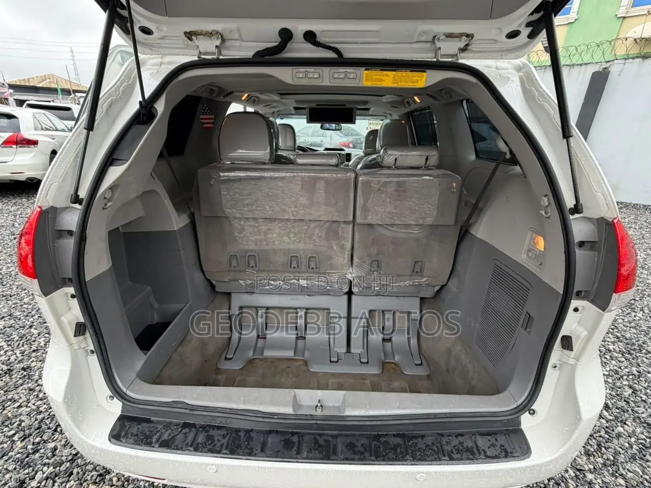 Toyota Sienna 2013 White