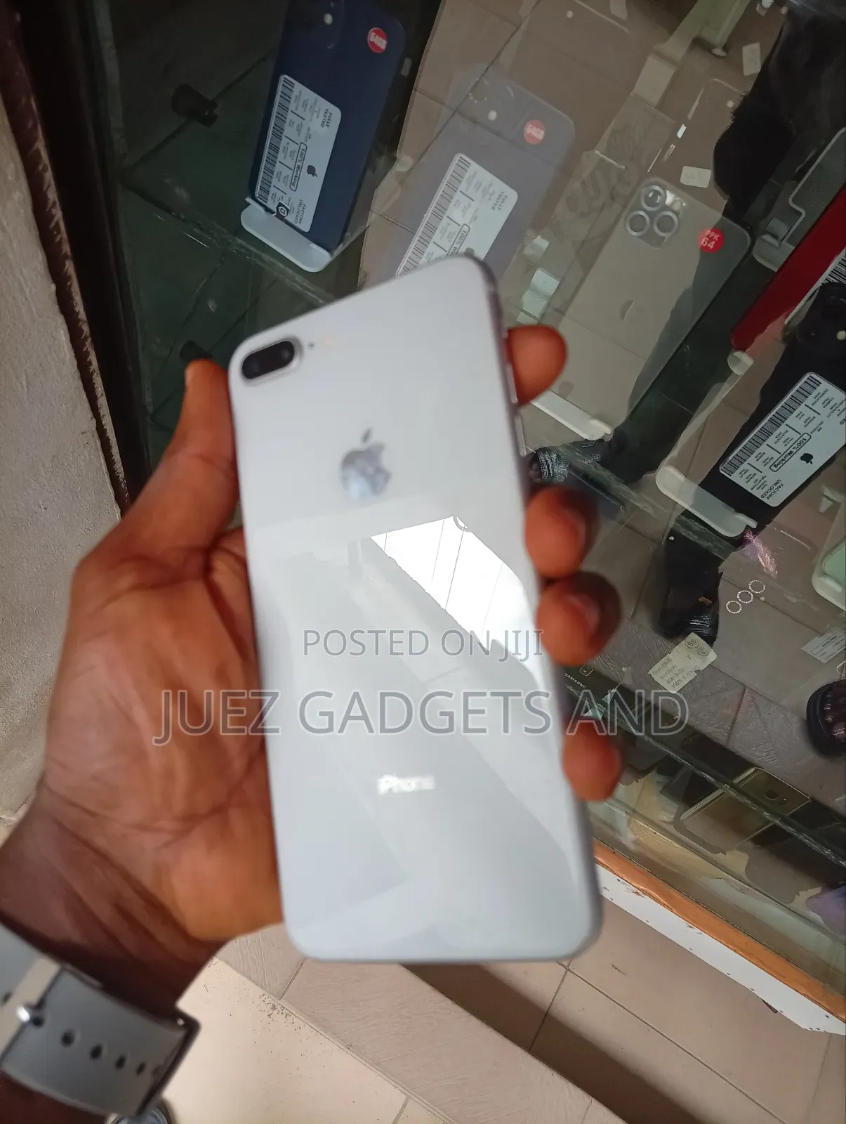 Apple iPhone 8 Plus 64 GB White