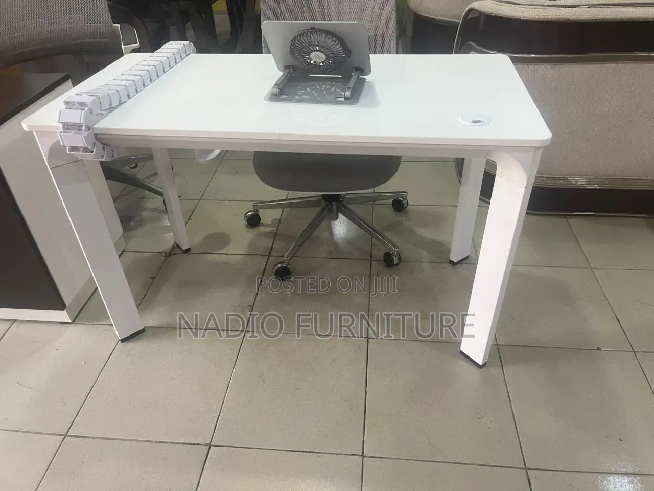 Solid Table With Cable