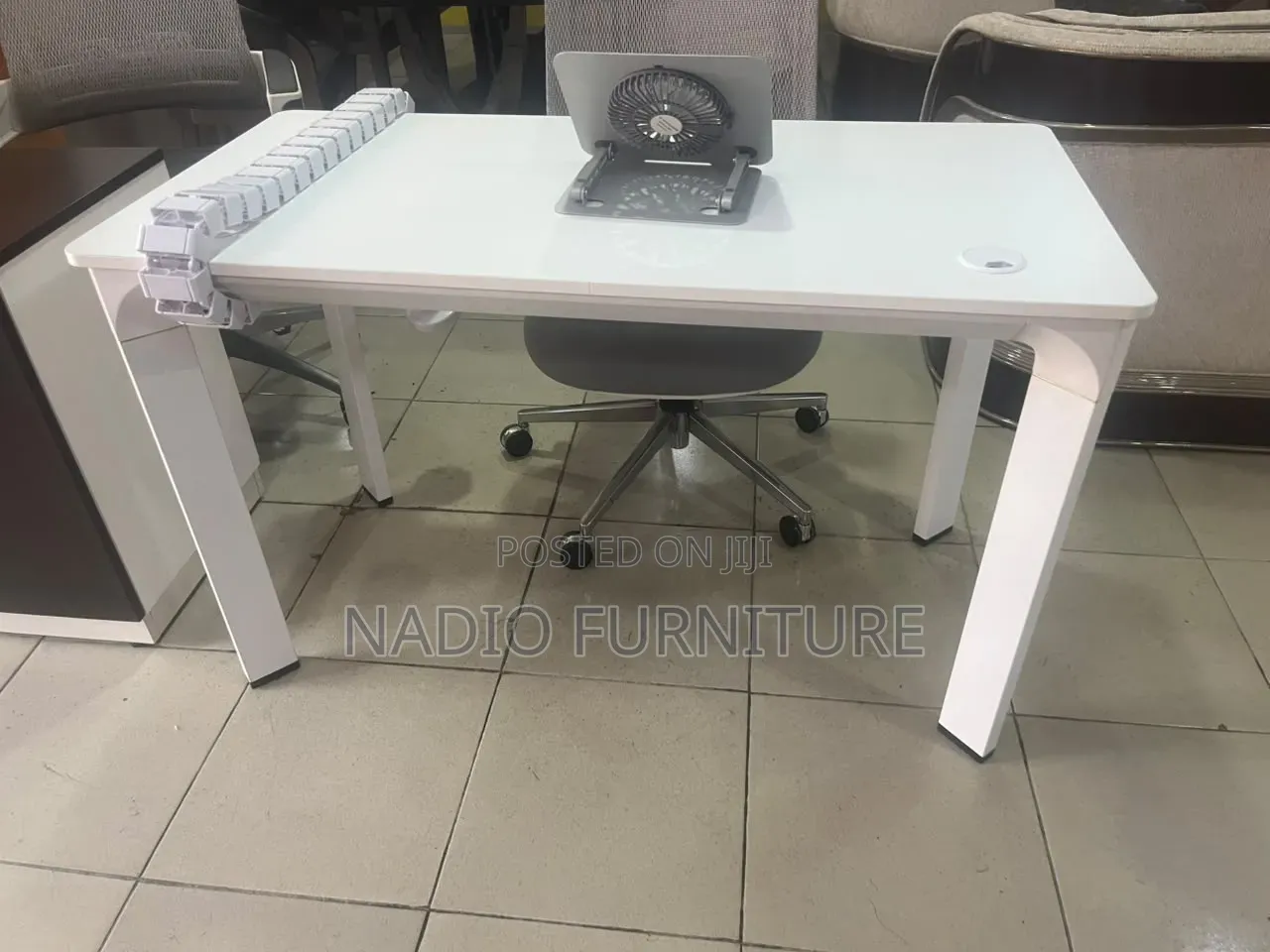 Solid Table With Cable