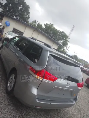 Toyota Sienna 2013 Gray