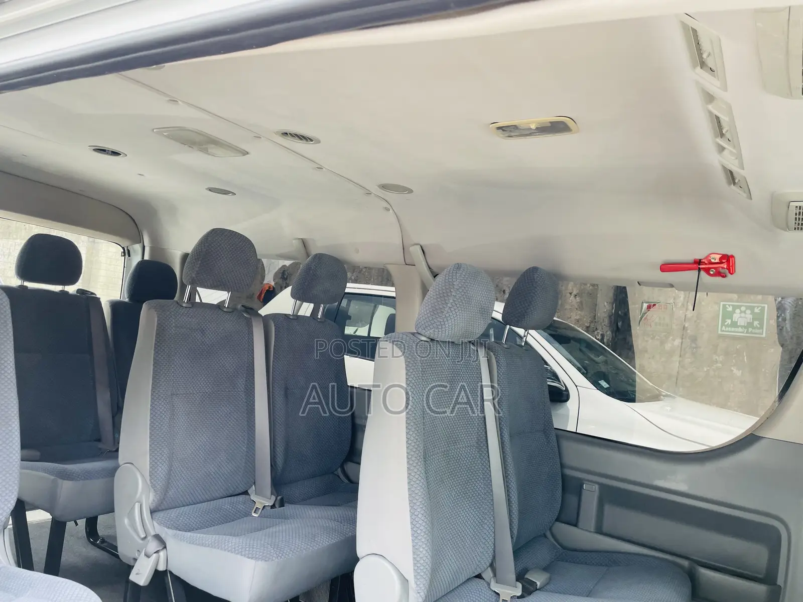 Toyota HiAce 2013 White