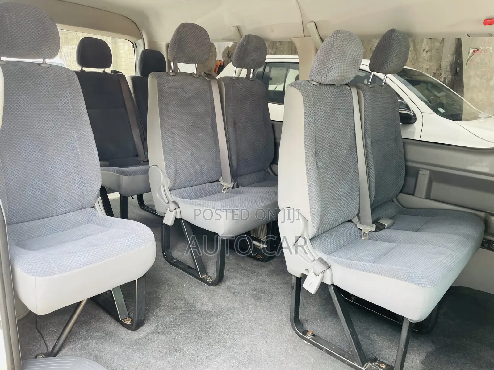Toyota HiAce 2013 White