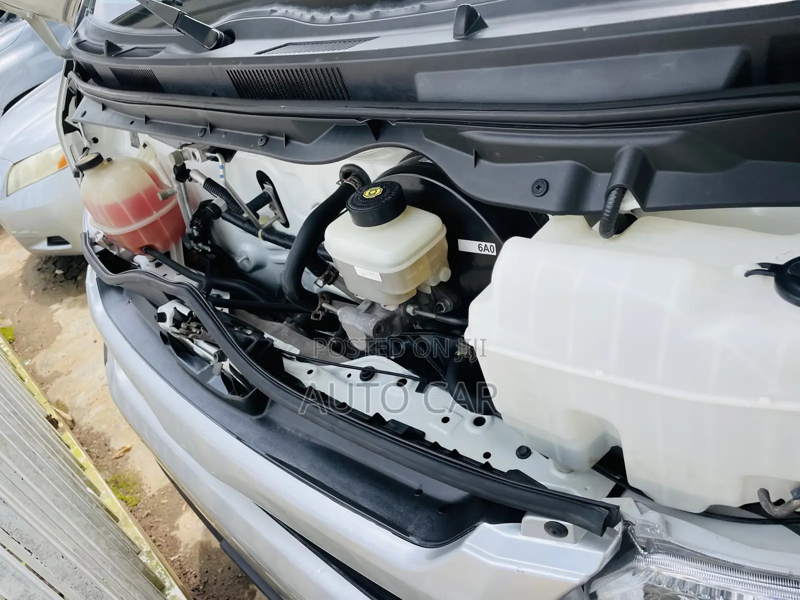 Toyota HiAce 2013 White