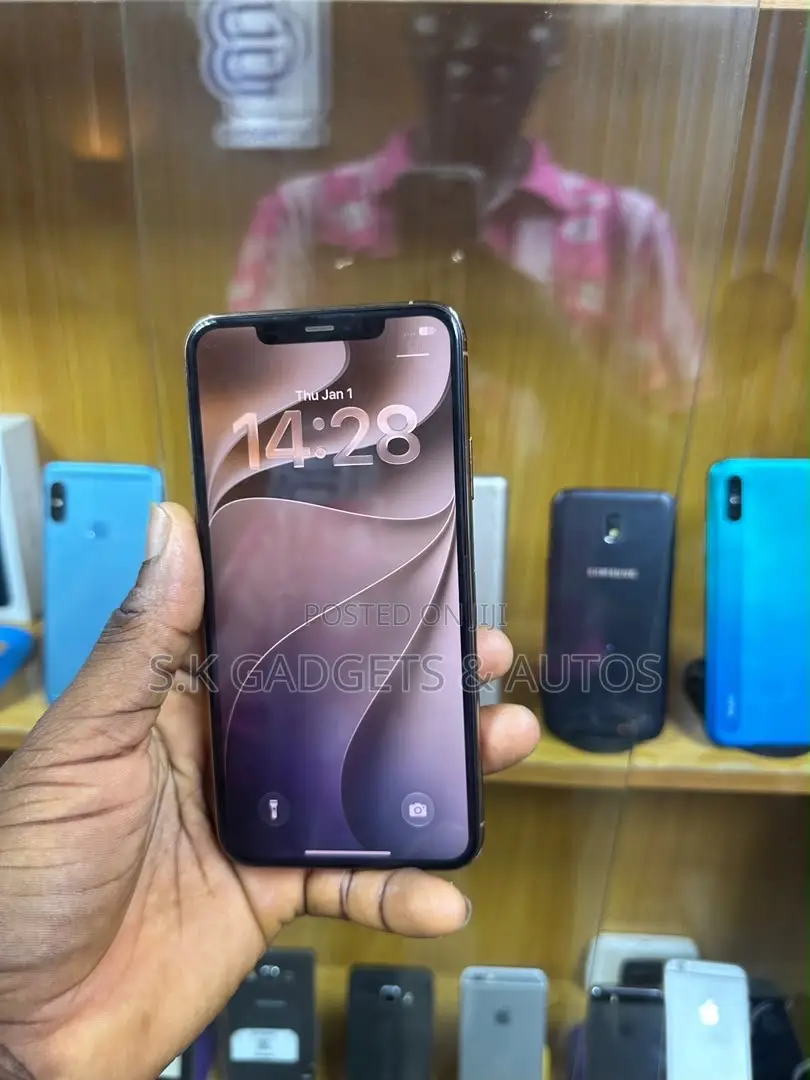 Apple iPhone 11 Pro Max 64 GB Gold