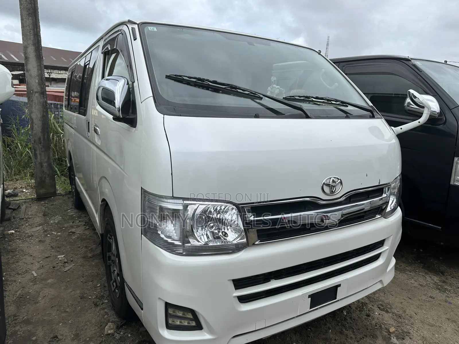 Toyota HiAce 2016 White