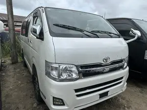 Toyota HiAce 2016 White