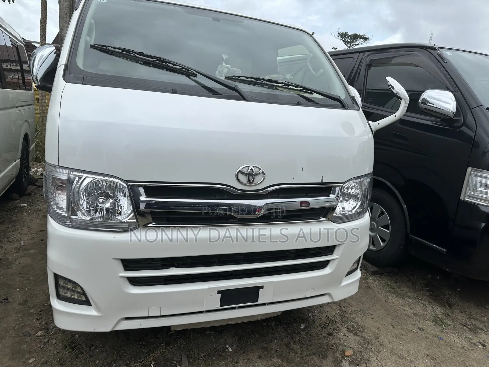 Toyota HiAce 2016 White