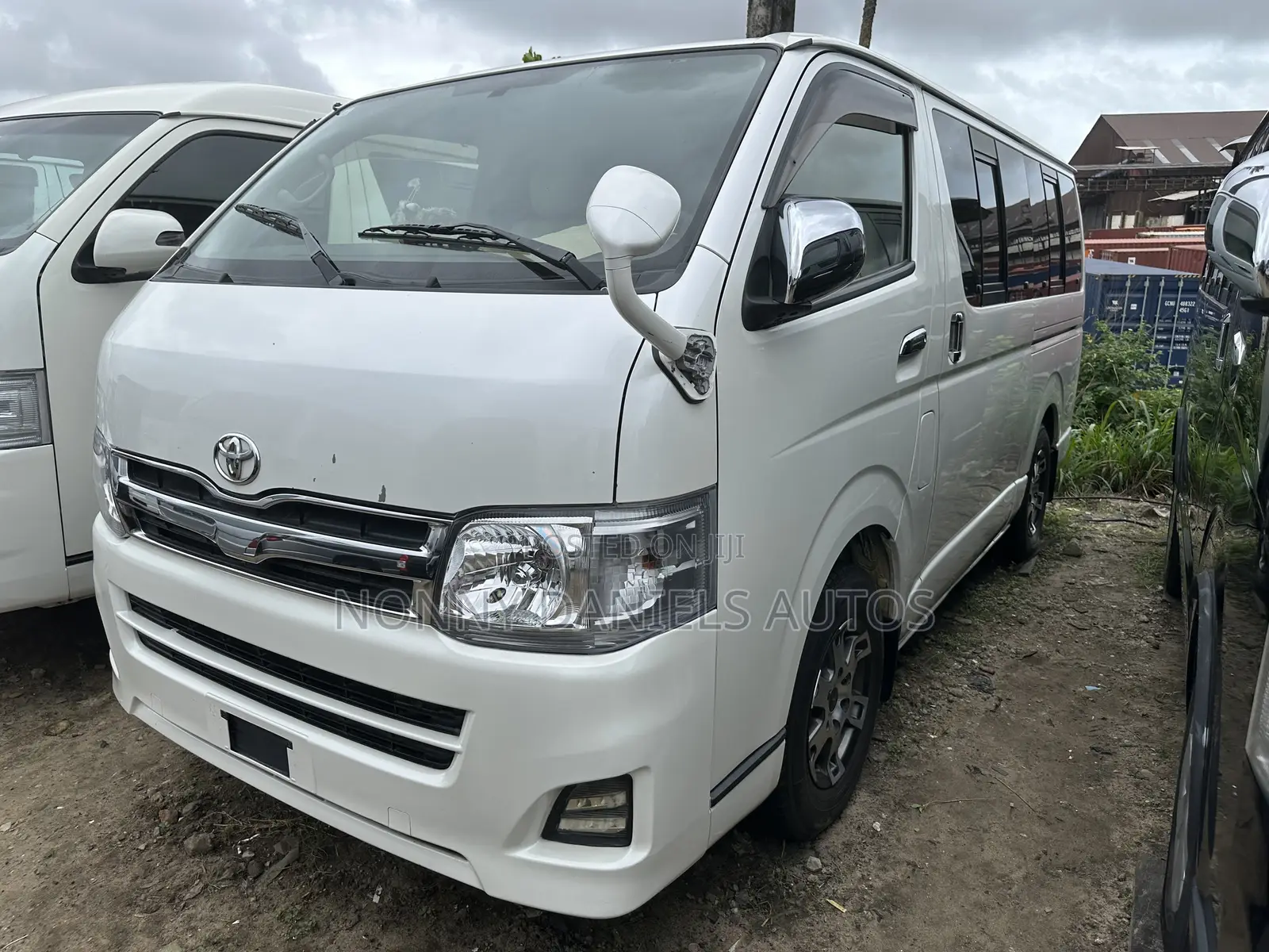 Toyota HiAce 2016 White