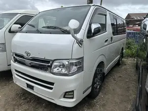 Toyota HiAce 2016 White