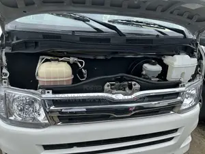 Toyota HiAce 2016 White