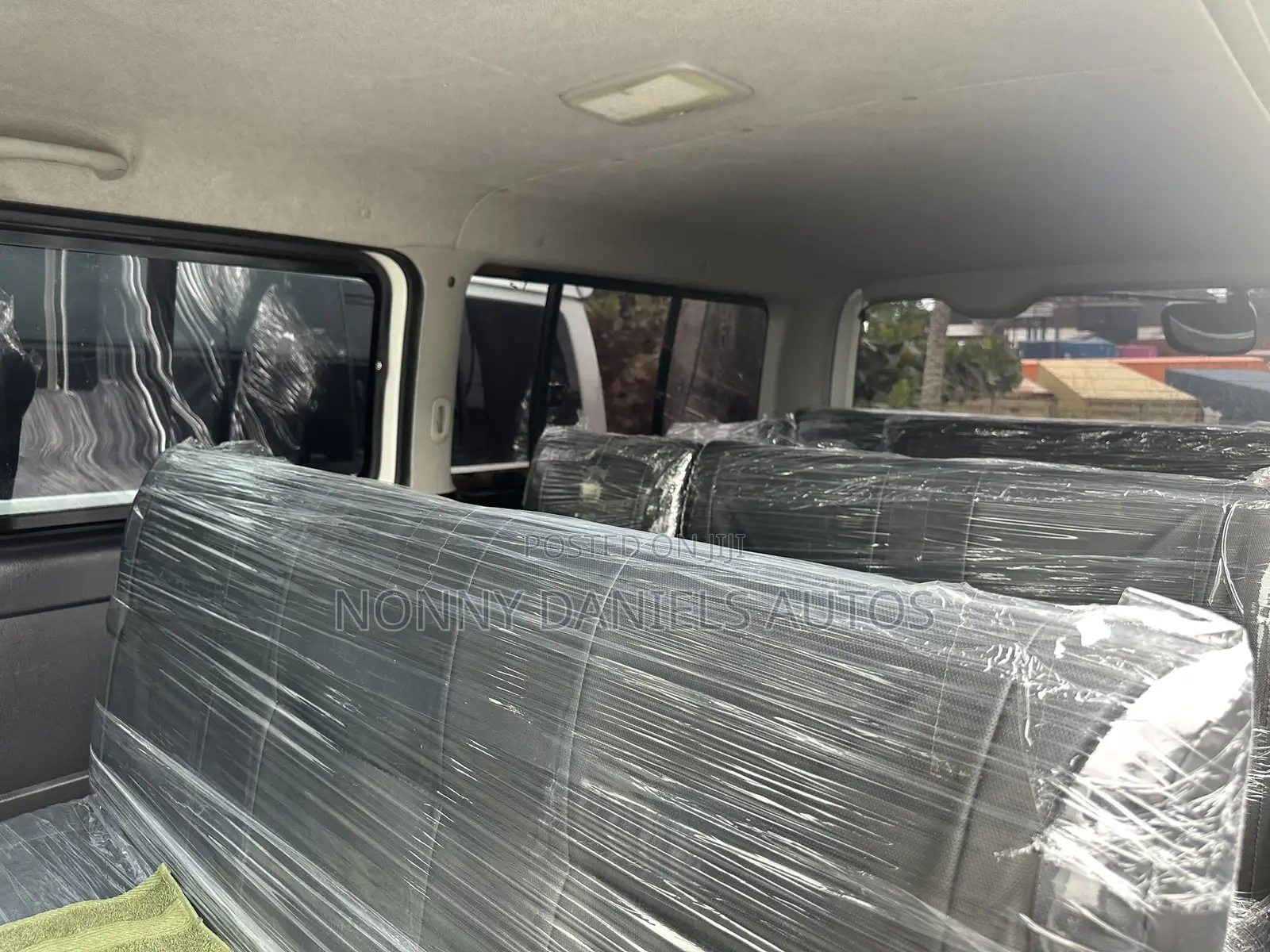 Toyota HiAce 2016 White