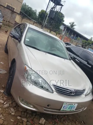 Toyota Camry 2005 Gold