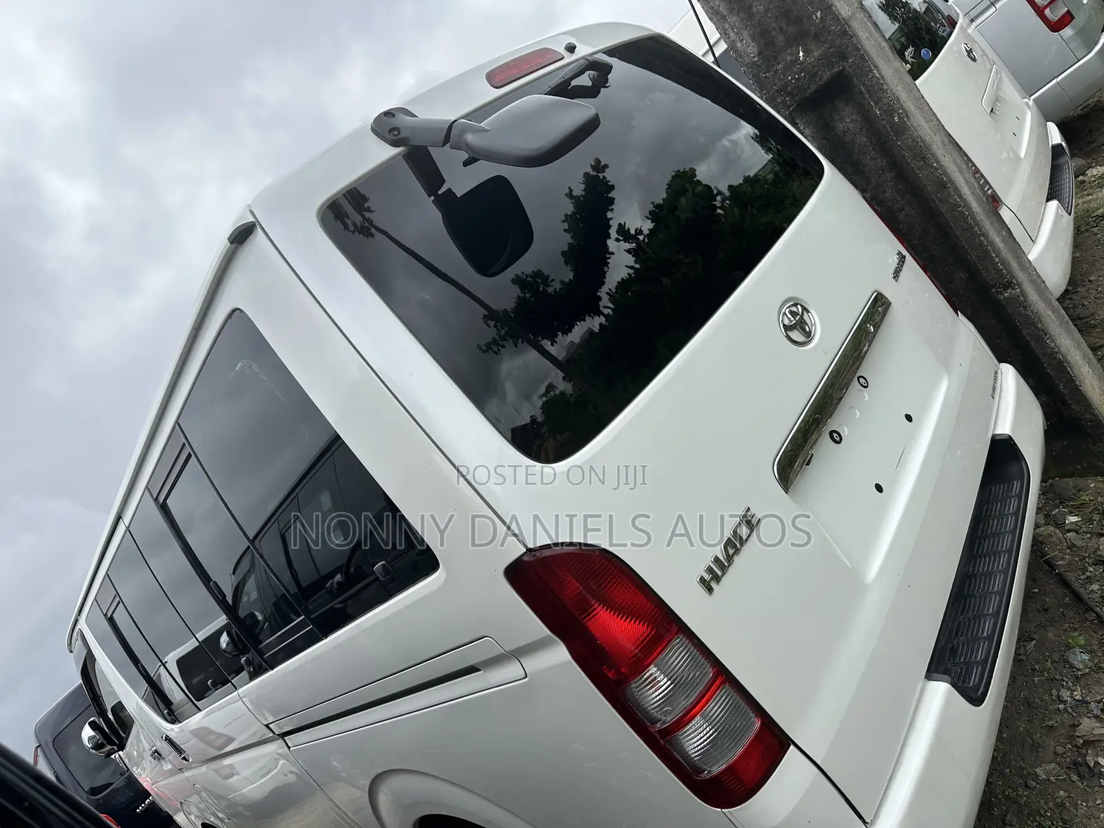 Toyota HiAce 2016 White