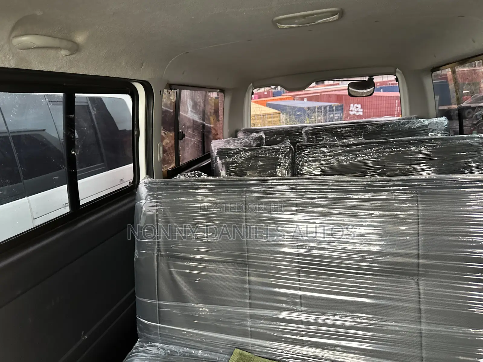 Toyota HiAce 2016 White