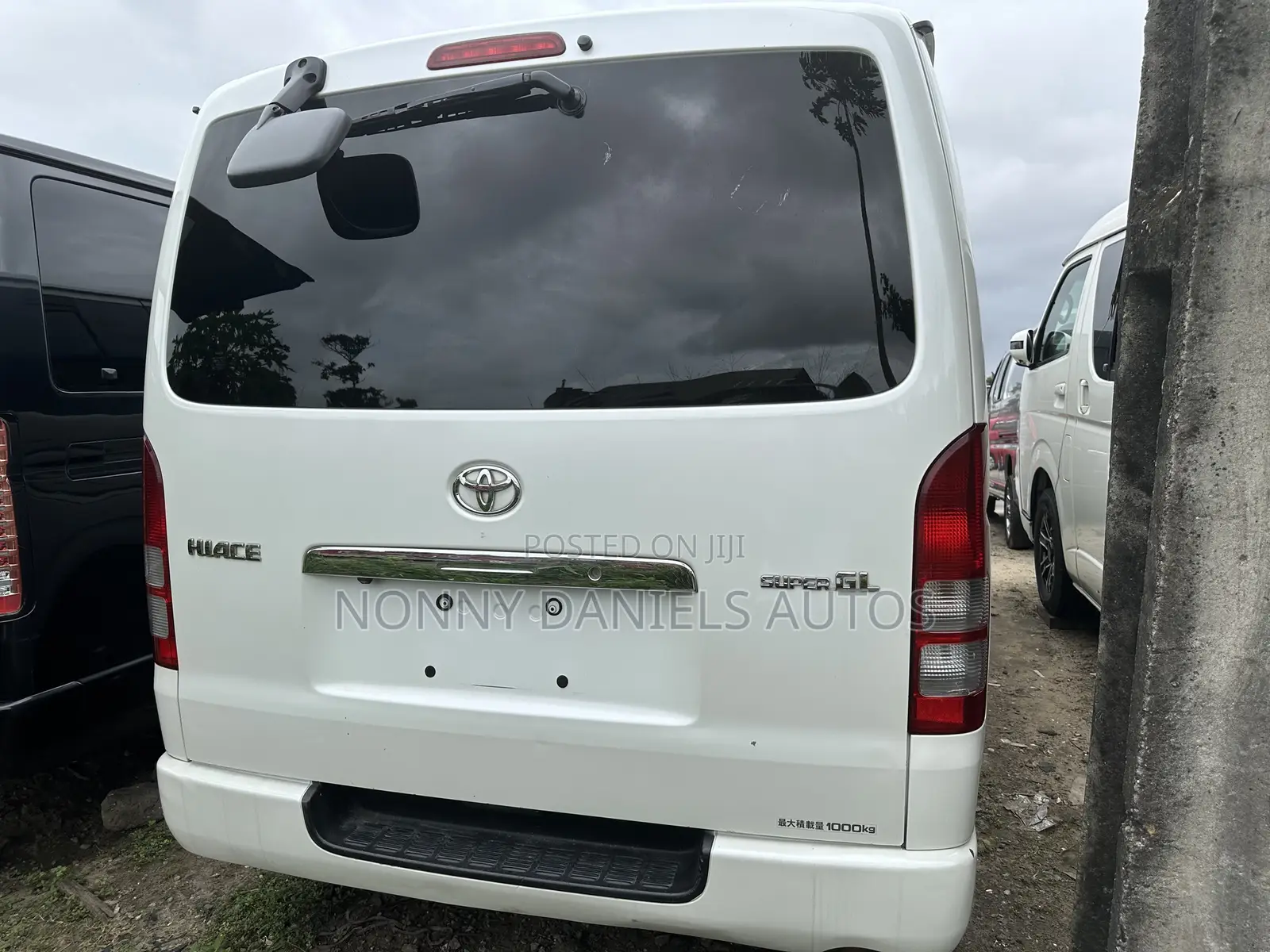 Toyota HiAce 2016 White