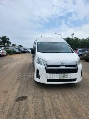 Toyota HiAce 2023 White