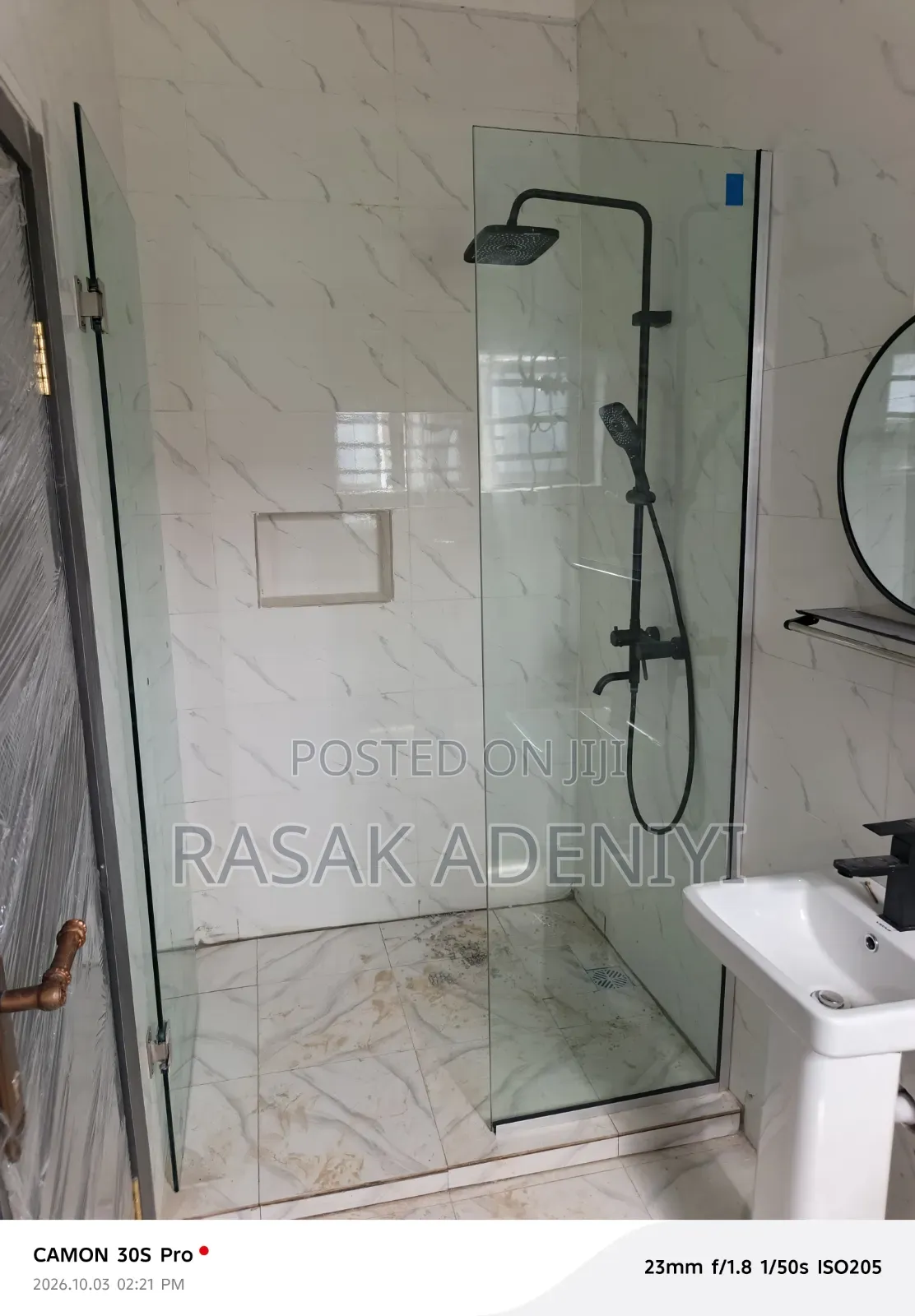 Hinge Shower Cubicle